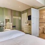 Hotel Le Cor De Chasse 2*