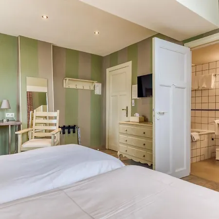 Hotel Le Cor De Chasse 2*