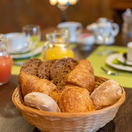 Le Cor De Chasse Hotel 2*