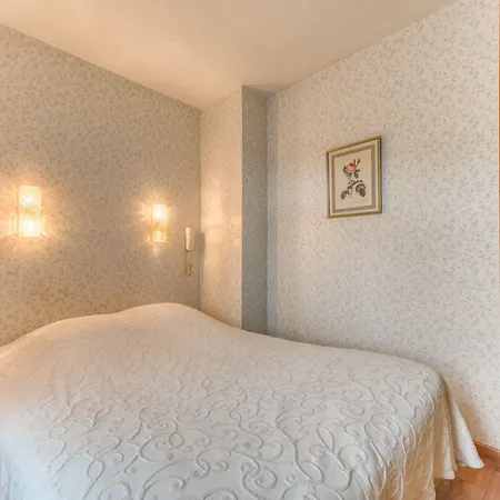 Hotel Le Cor De Chasse 2*