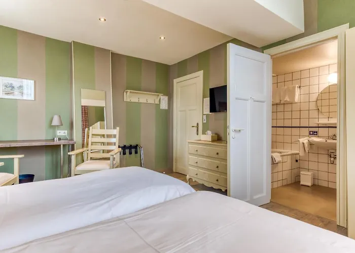 Hotel Le Cor De Chasse 2*